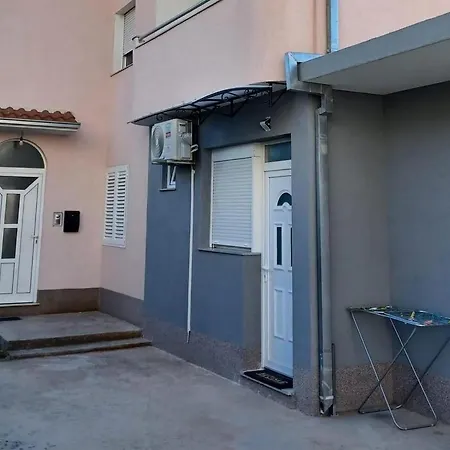 Apartment With A Parking Space - 19945 Split
